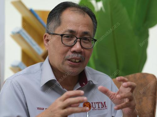 PROF MADYA DR YUSOF BOON