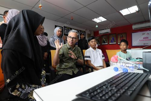 FAHMI FADZIL