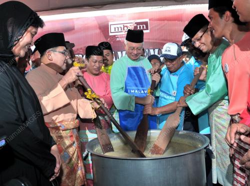 DATUK SERI NAJIB TUN ABDUL RAZAK