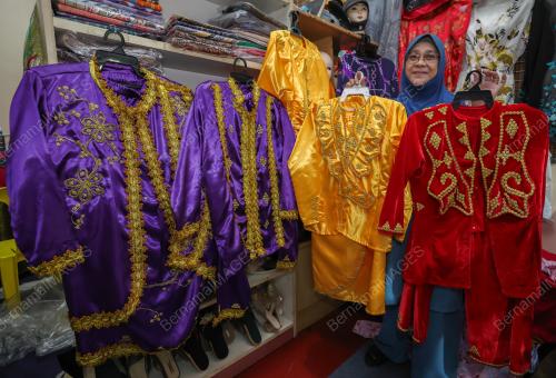 HARI MALAYSIA-BUSANA