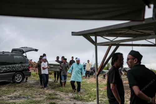 PENGEBUMIAN JENAZAH KREN JATUH