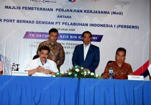 JB01_15022018_JOHOR_PORT_MOU_PERSERO_BN201802128829