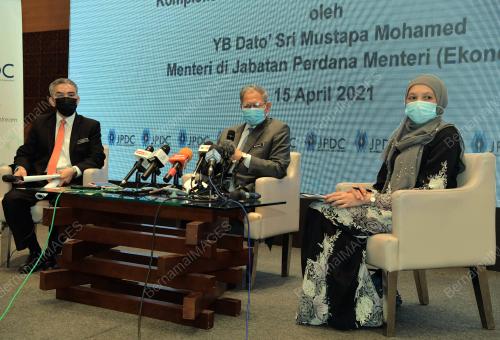 DATUK SERI MUSTAPA MOHAMED