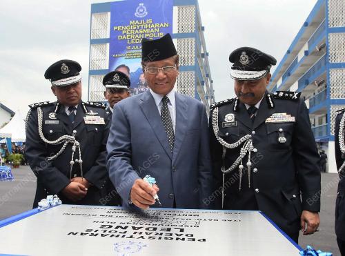 DATUK ABDUL GHANI OTHMAN