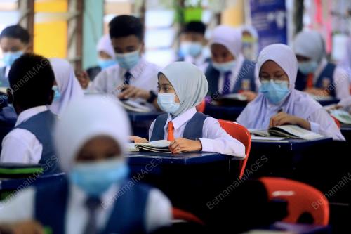TINJAUAN HARI PERTAMA PEMBUKAAN SEKOLAH