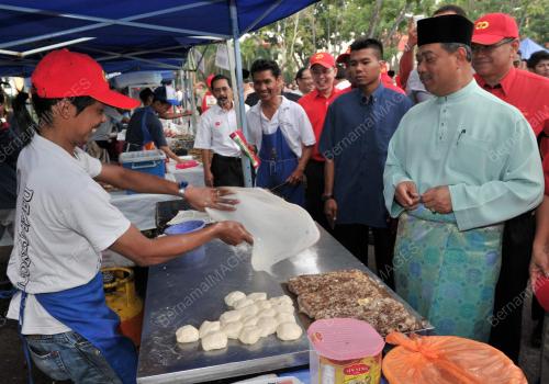 TAN SRI MUHYIDDIN YASSIN