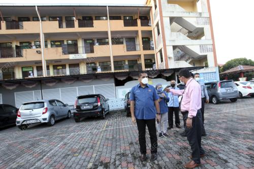 DATUK DR MOHD RADZI JIDIN
