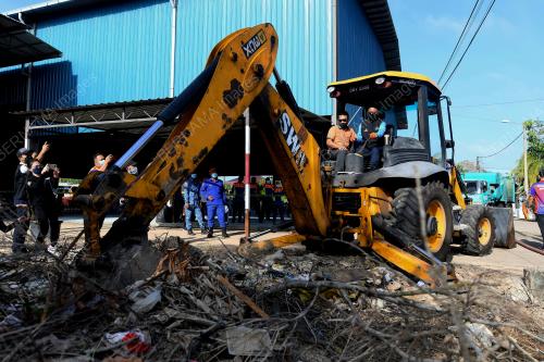 DATUK SERI DR ISMAIL ABD MUTTALIB