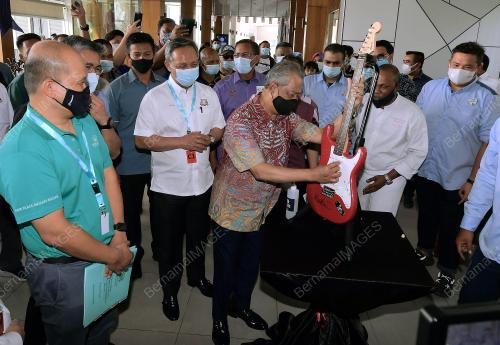 TAN SRI MUHYIDDIN YASSIN