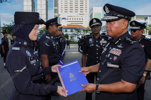 DATUK KAMARUL ZAMAN MAMAT