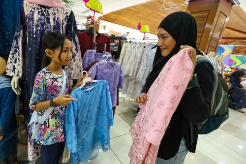 WARGA SINGAPURA KELENGKAPAN RAYA