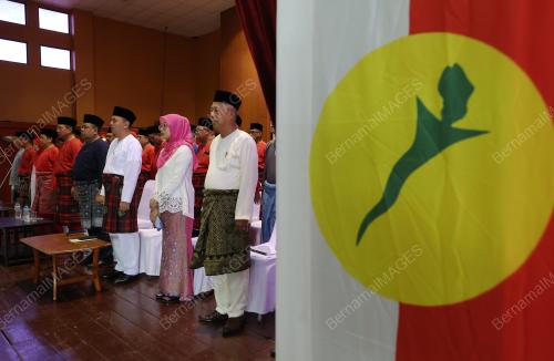 DATUK SERI AHMAD MASLAN