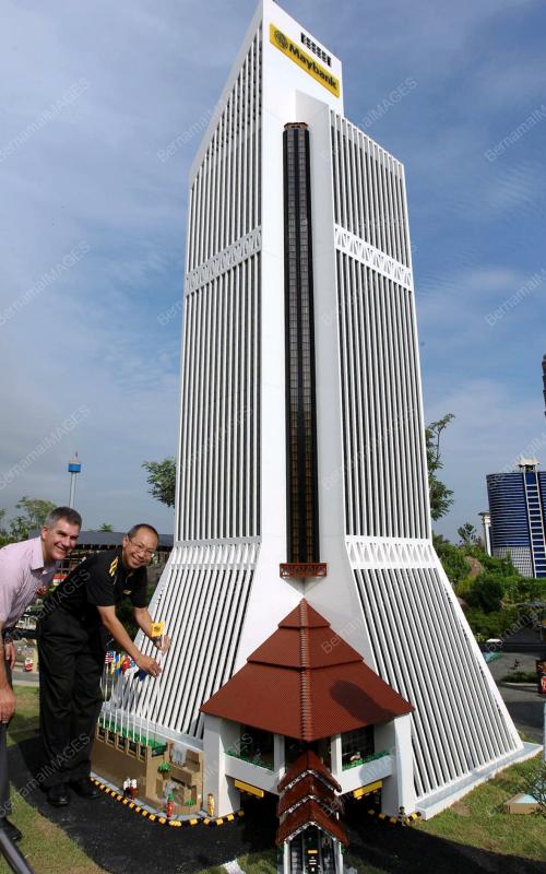 JB01_18052013_MAYBANK_LEGO