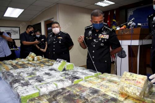 DATUK AYOB KHAN MYDIN PITCHAY