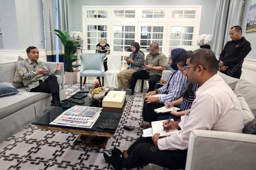 DATUK ONN HAFIZ GHAZI