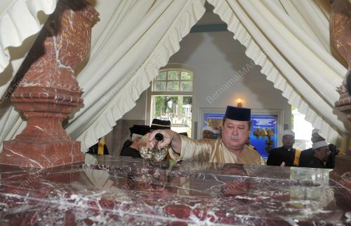 JB01_18112015_MAKAM_DIRAJA