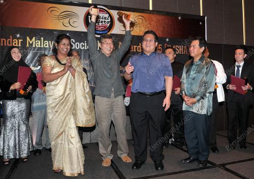 JB01_18122015_SOCIAL_HERO_2015