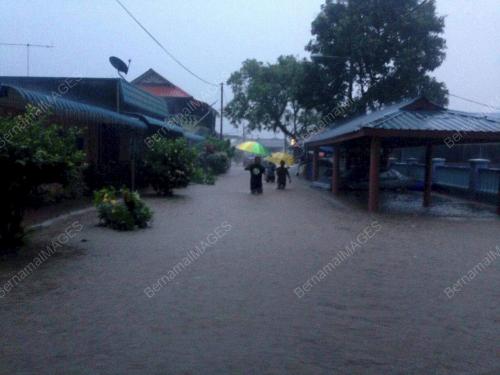 JB01_19032017_BANJIR_KILAT