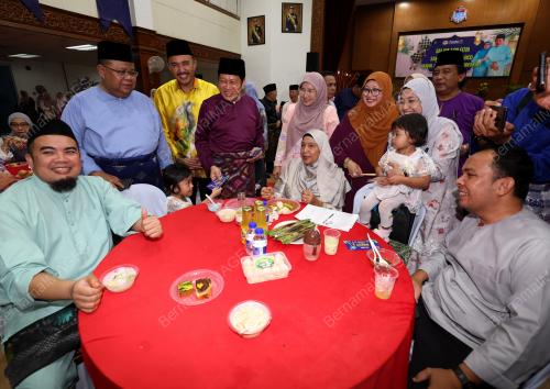 DATUK SERI AHMAD MASLAN