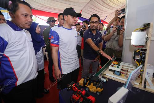 DATUK ONN HAFIZ GHAZI