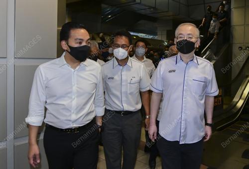 DATUK SERI WEE KA SIONG