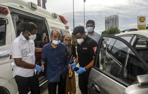WARGA EMAS MALAYSIA-SINGAPURA