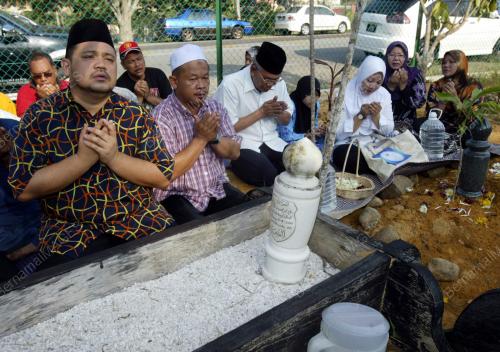 JB01_20012011_LAWATAN_KE_186