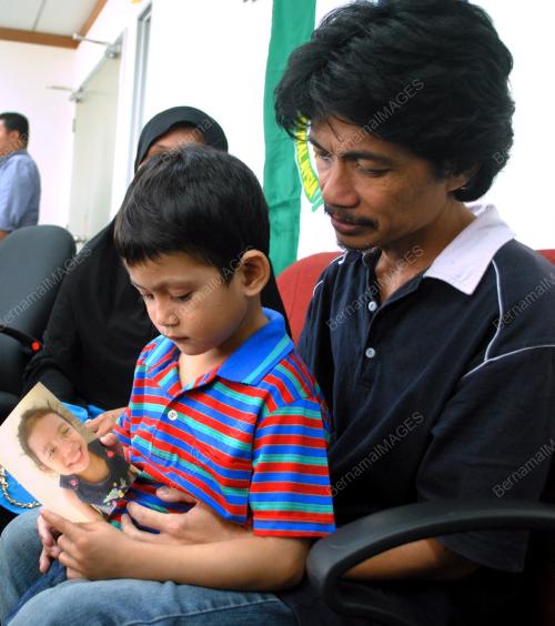 JB01_20032012_HENDRY_YONGOT