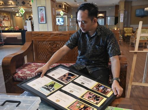 KUMPUL KAD RAYA