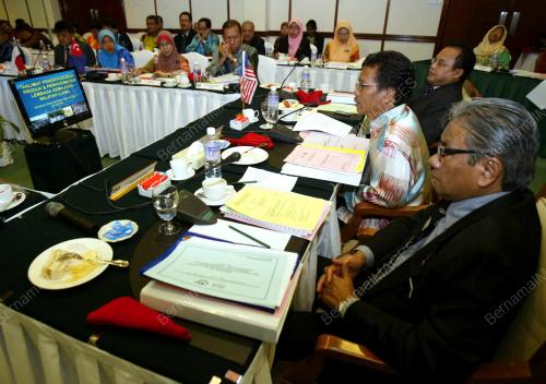 MOHD SHAFIE APDAL