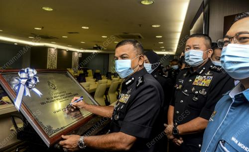 DATUK AYOB KHAN MYDIN PITCHAY