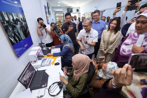 DATUK FAHMI FADZIL