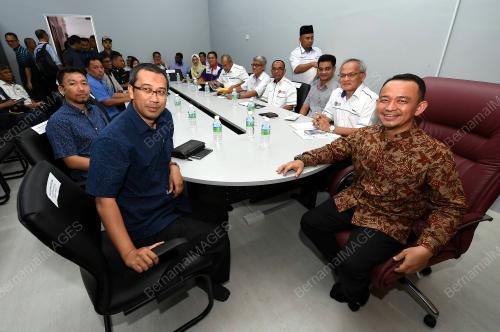 JB01_21072018_DR_MASZLEE-PEJABAT_PARLIMEN_BN201807203641