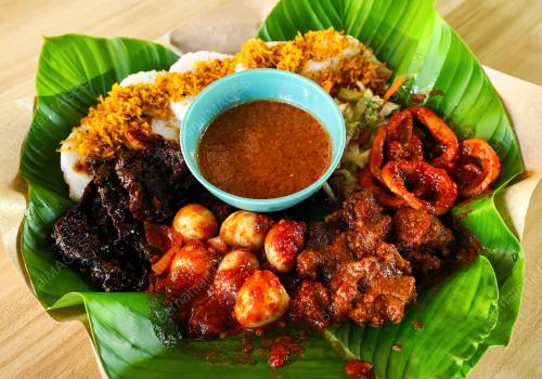 LONTONG DARAT MENU PILIHAN PENGUNJUNG