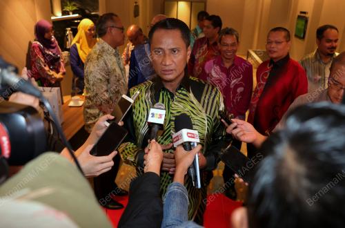 TAN SRI AZMI ROHANI
