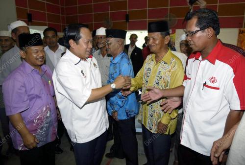 AHMAD MASLAN