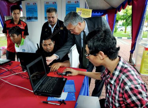 JB01_23012013_KARNIVAL_KERJAYA