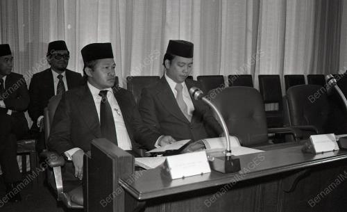 ANGKAT SUMPAH