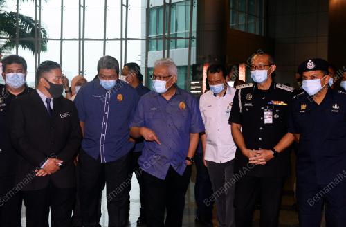 DATUK SERI HAMZAH ZAINUDIN