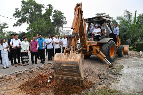 JB01_23092019_NAIK_TARAF_JALAN