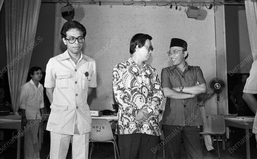 BARISAN PEMIMPIN
