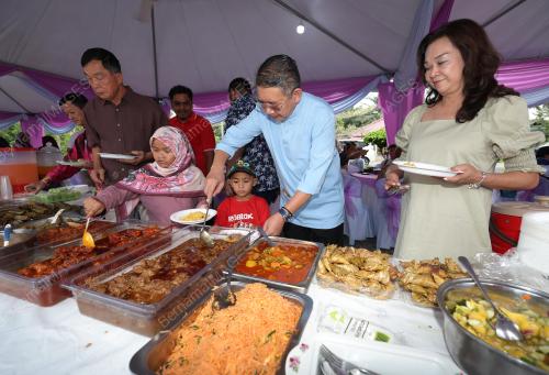 DATUK SERI SALAHUDDIN AYUB