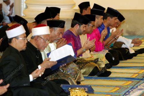 JB01_24102014_TUNKU_ISMAIL