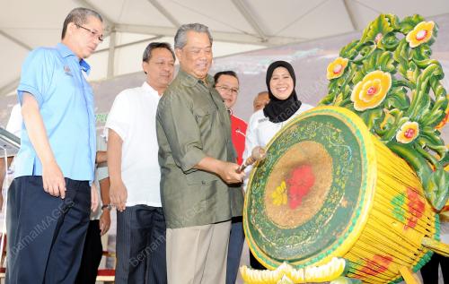 TAN SRI MUHYIDDIN YASSIN