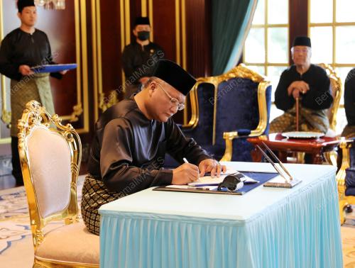 DATUK SALEHUDDIN HASSAN