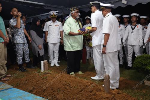 ALLAHYARHAM MUHAMAD AMIR MOHAMAD