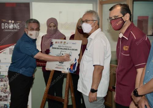 DATUK SERI DR ADHAM BABA