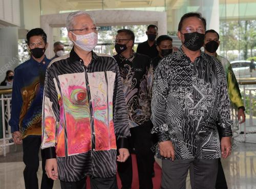 DATUK SERI ISMAIL SABRI YAAKOB