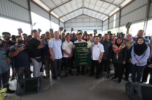 DATUK ZAHARI SARIP