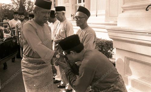 SULTAN JOHOR SEMBAHYANG HARI RAYA AIDILFITRI